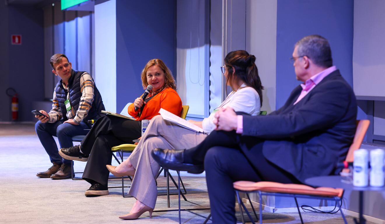 Charton Locks, COO da Produzindo Certo; Paula Packer, Chefe da Embrapa Meio Ambiente; Lara Souza, coordenadora da Plataforma Agro Brasil + Sustentável no Ministério da Agricultura; Carlos Cerri, Diretor da CCarbon/USP