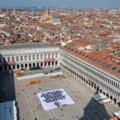 Casamento de Bezos em Veneza gera protestos contra super ricos