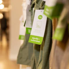 O plano da C&A para que sua roupa emita menos carbono