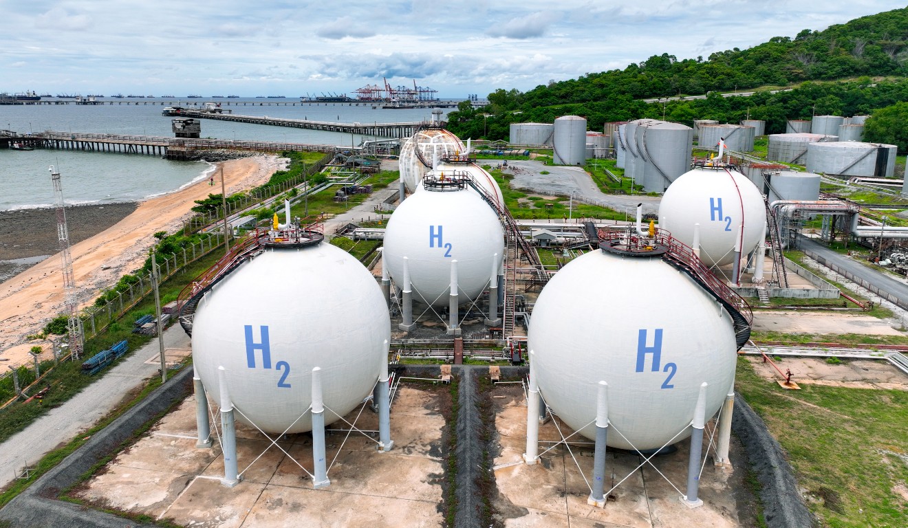Ambiente a favor do hidrogênio verde avança, mas projetos seguem em modo de espera Ambiente a favor do hidrogênio verde avança, mas projetos seguem em modo de espera