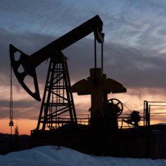 Fundos de hedge começam a apostar contra o petróleo 