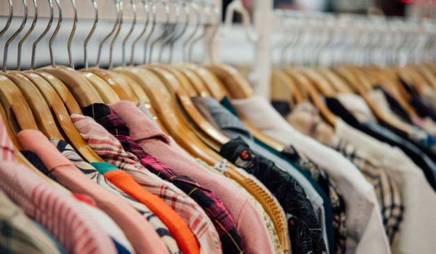 Europa vai obrigar fast-fashion a pagar pelo destino de suas roupas Europa vai obrigar fast-fashion a pagar pelo destino de suas roupas