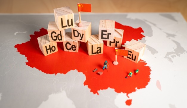 Como a China dominou minerais críticos da transição