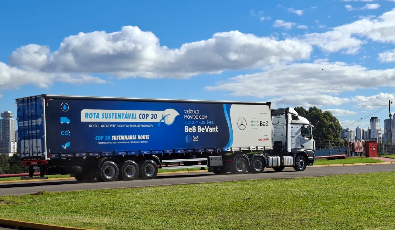 Rumo a Belém, Be8 e Mercedes-Benz cruzam o Brasil com emissão baixo carbono Rumo a Belém, Be8 e Mercedes-Benz cruzam o Brasil com emissão baixo carbono