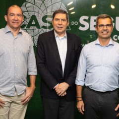 Dyogo Oliveira, presidente da CNseg, Carlos José da Costa André, presidente da Anbima (Associação Brasileira das Entidades dos Mercados Financeiro e de Capitais), e Luiz Carlos Trabuco, presidente do conselho diretor da Febraban (Federação Brasileira de Bancos)