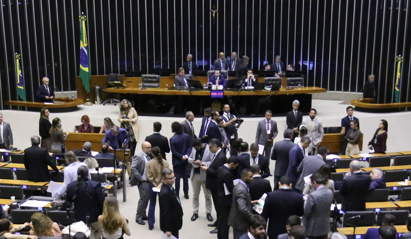 Câmara aprova licença ambiental especial; entenda as mudanças Câmara aprova licença ambiental especial; entenda as mudanças