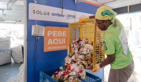 A startup que paga catadores pelo trabalho — não por latinhas ou garrafas A startup que paga catadores pelo trabalho — não por latinhas ou garrafas