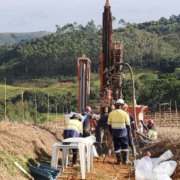 M&aacute;quina de perfura&ccedil;&atilde;o do solo para minera&ccedil;&atilde;o de terras raras em Minas Gerais