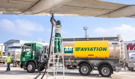 Verdinhas: Petrobras vende primeiro lote de SAF produzido com óleo de soja Verdinhas: Petrobras vende primeiro lote de SAF produzido com óleo de soja