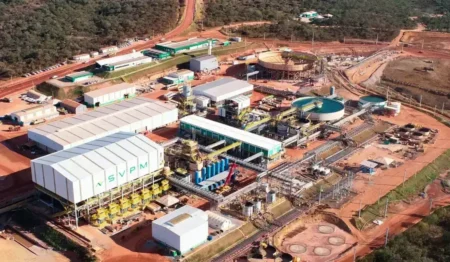 Vista aérea da planta industrial da mineradora Serra Verde, em Goiás Vista aérea da planta industrial da mineradora Serra Verde, em Goiás