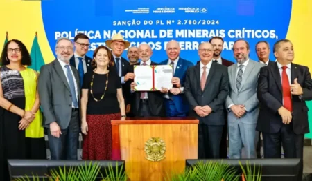 Governo prepara rito simplificado para análise de operações de minerais críticos Governo prepara rito simplificado para análise de operações de minerais críticos