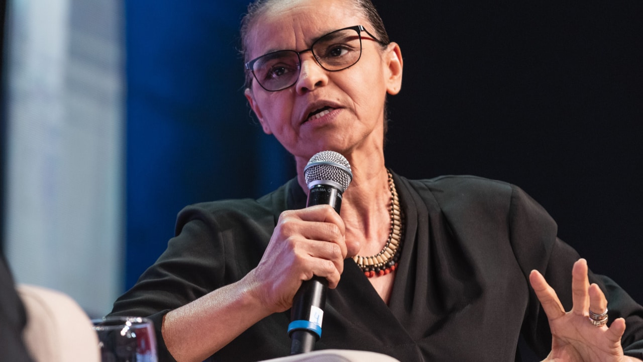 Marina Silva: Petrobras deveria fazer transição para empresa de energia