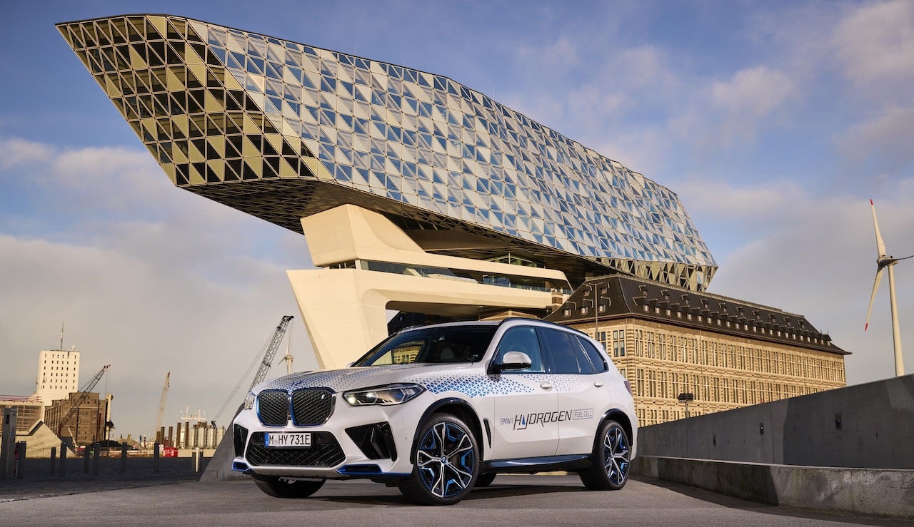 Imagem do iX5 Hydrogen, novo carro a hidrogênio desenvolvido pela BMW