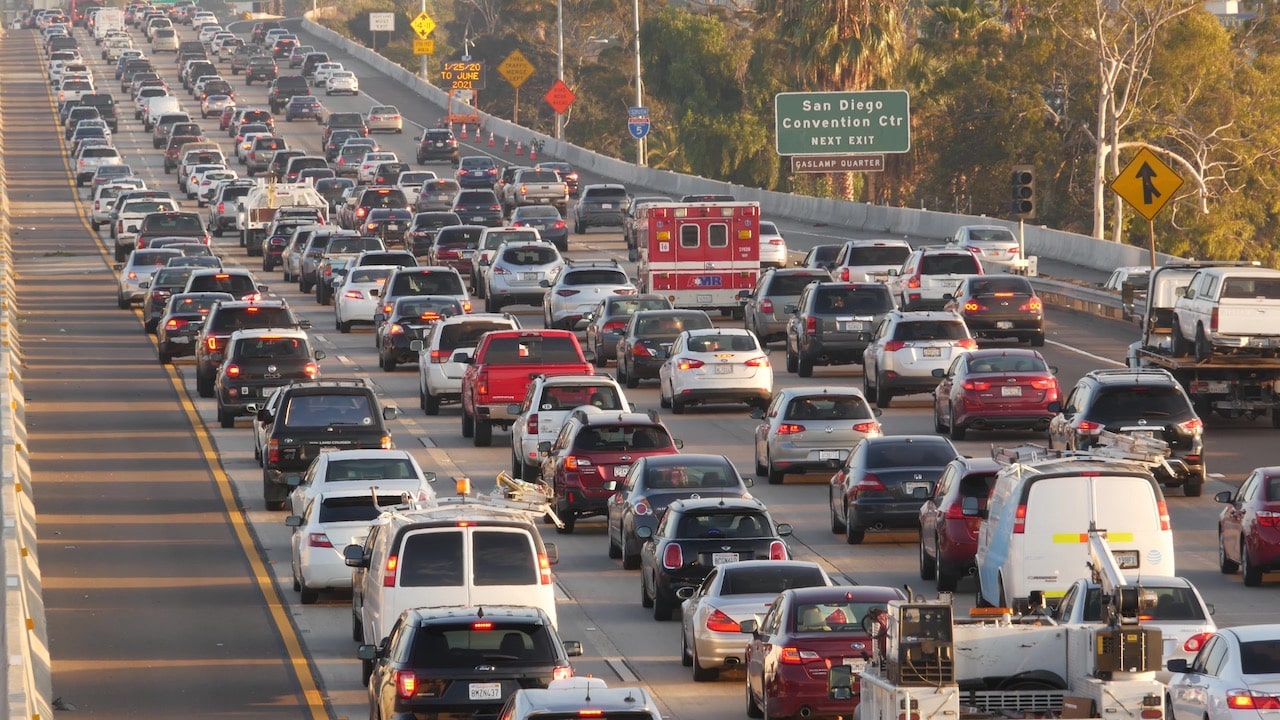 Trânsito em estrada americana