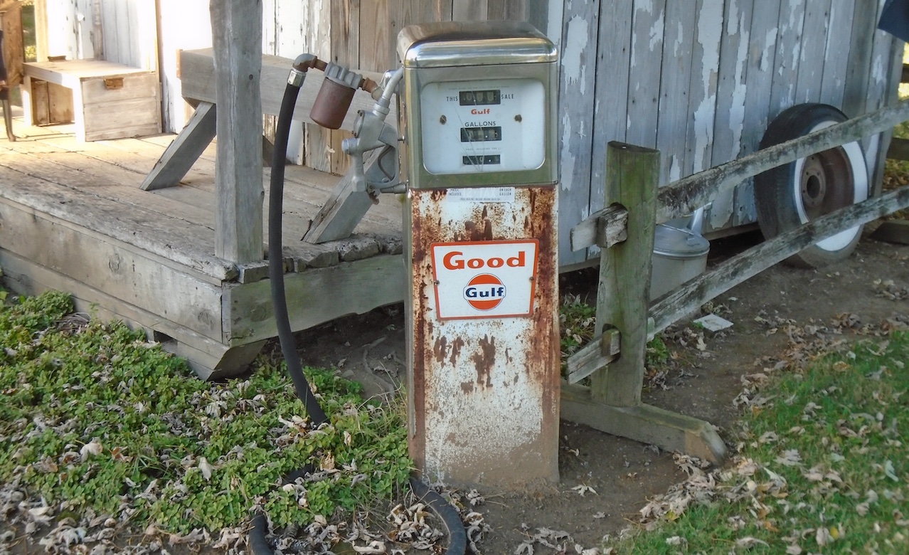 Bomba de gasolina abandonada